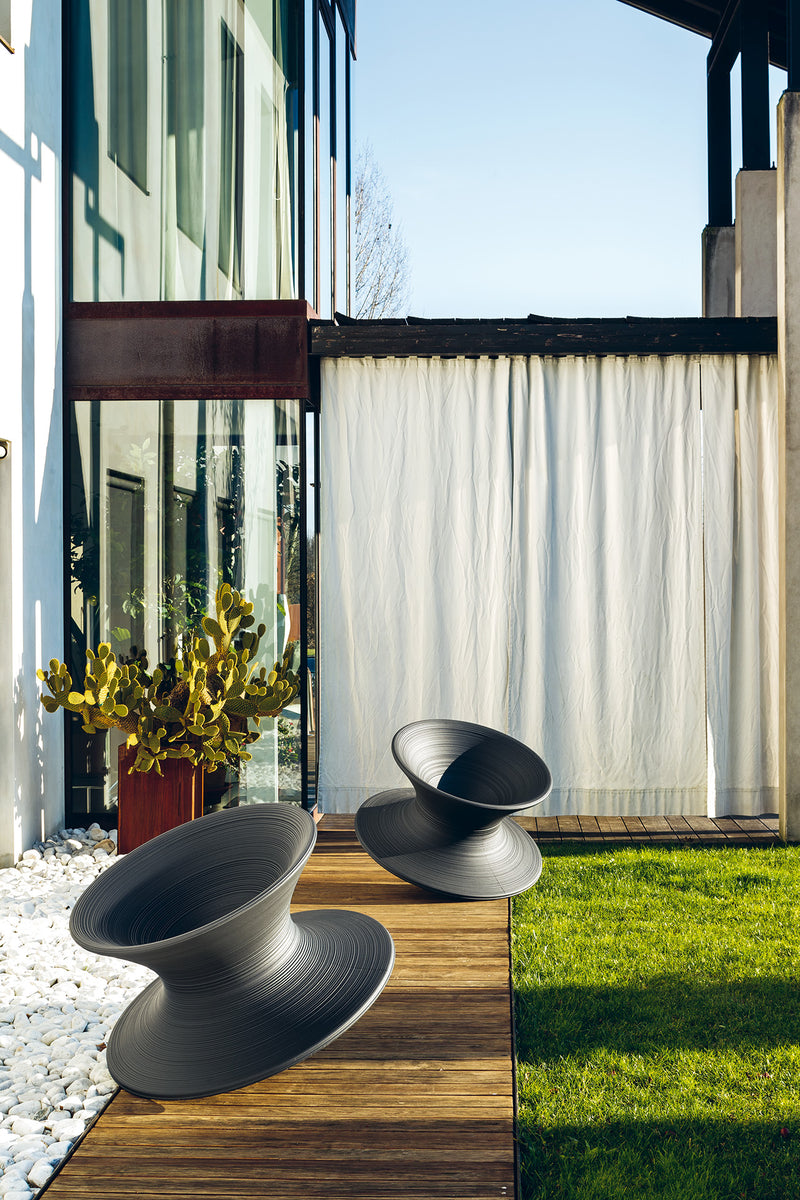 Spun rotating low chair