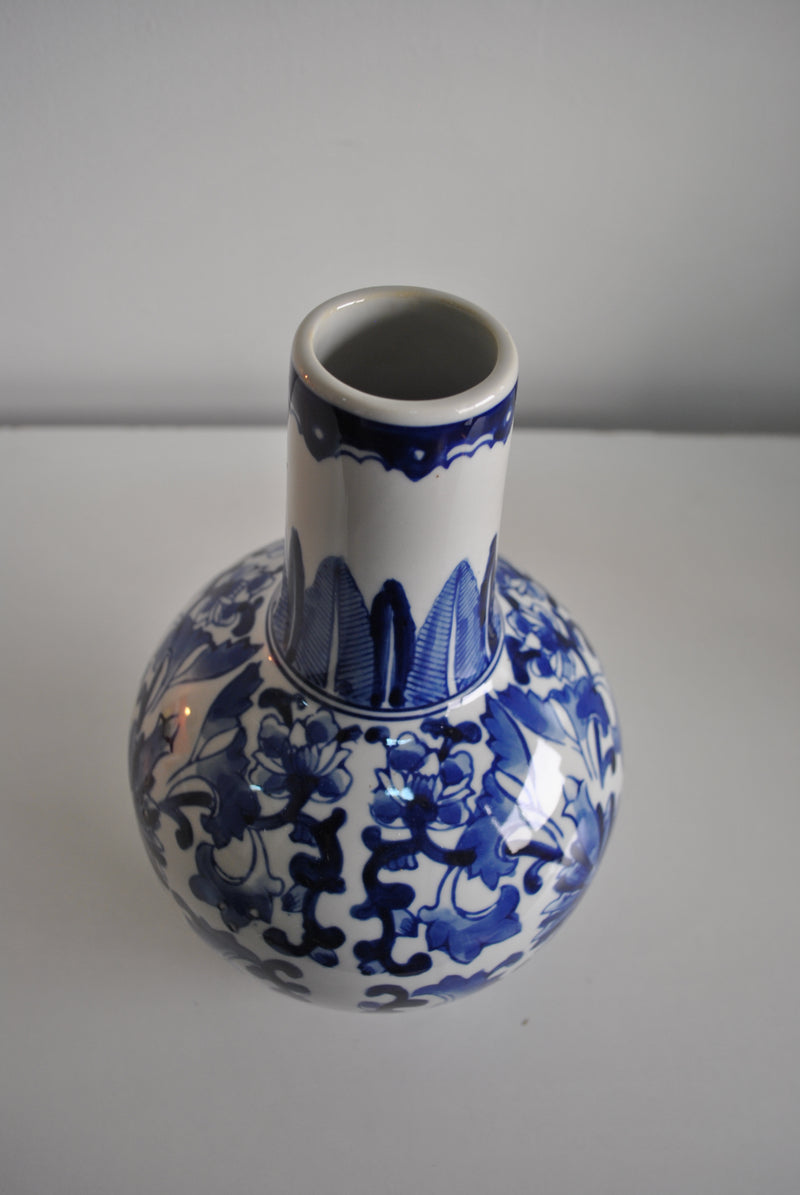 Vase Porcelain Blue White 'Ming'