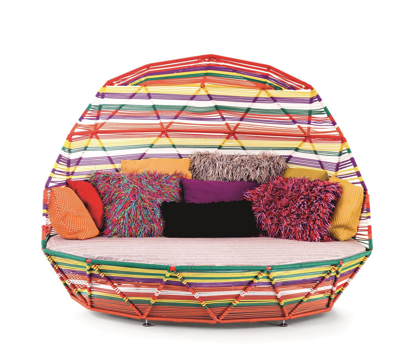 Tropicalia day bed with 7 cushions