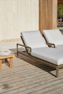 Heritage chaise lounge with arms